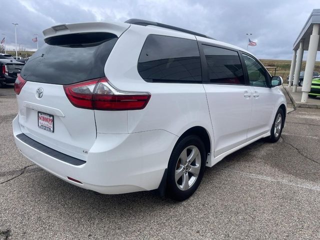 2020 Toyota Sienna LE