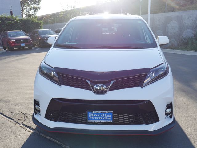 2020 Toyota Sienna SE