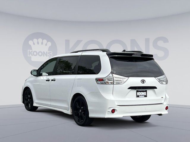 2020 Toyota Sienna SE