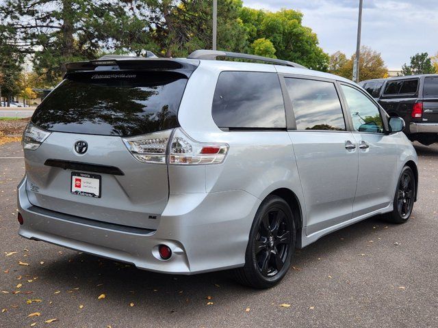 2020 Toyota Sienna SE Premium