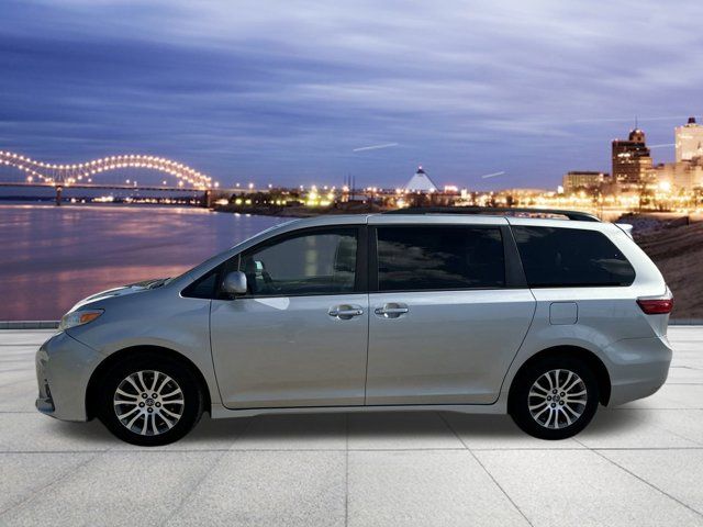 2020 Toyota Sienna XLE