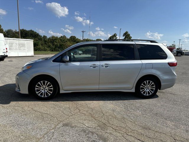 2020 Toyota Sienna XLE