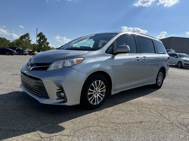 2020 Toyota Sienna XLE