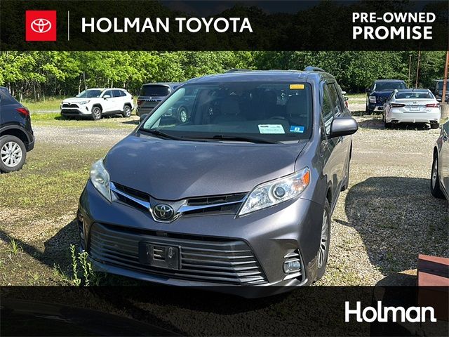 2020 Toyota Sienna XLE