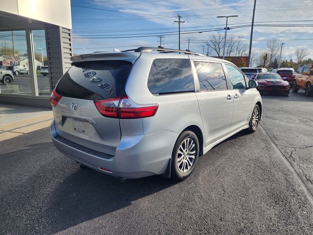 2020 Toyota Sienna XLE