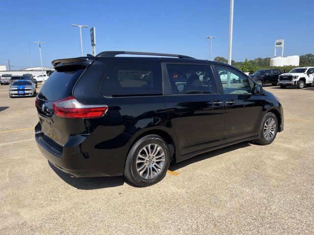 2020 Toyota Sienna 