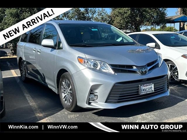 2020 Toyota Sienna XLE