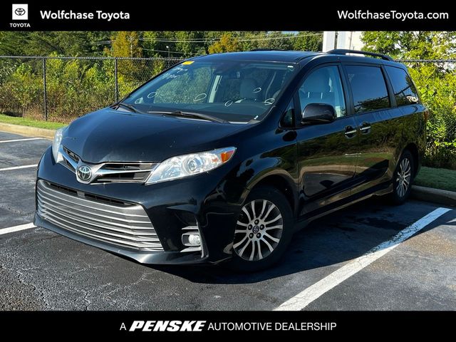 2020 Toyota Sienna XLE