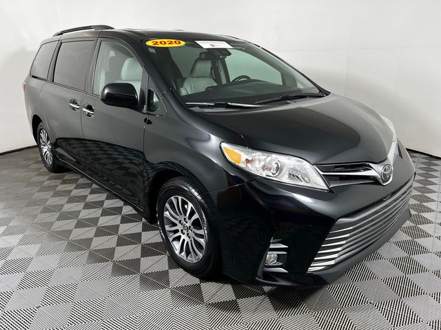 2020 Toyota Sienna XLE