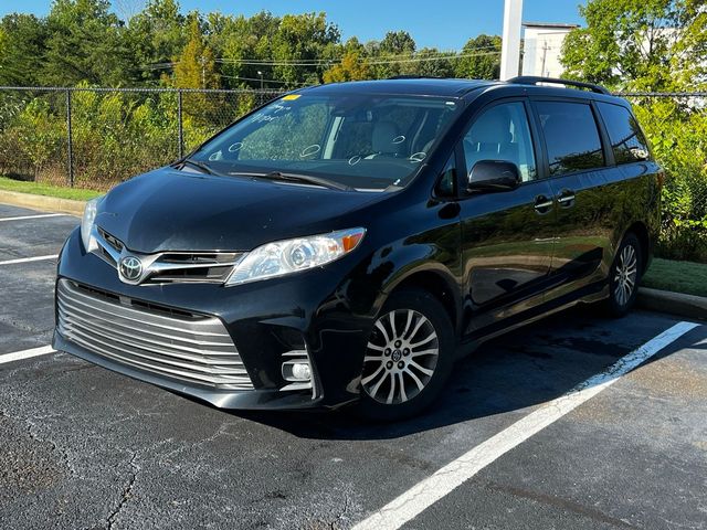 2020 Toyota Sienna XLE