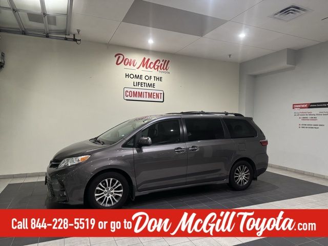 2020 Toyota Sienna XLE