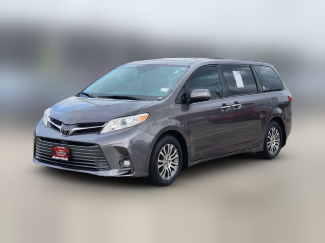 2020 Toyota Sienna XLE