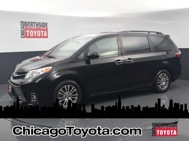 2020 Toyota Sienna XLE