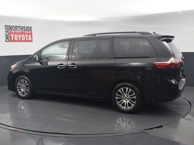 2020 Toyota Sienna XLE