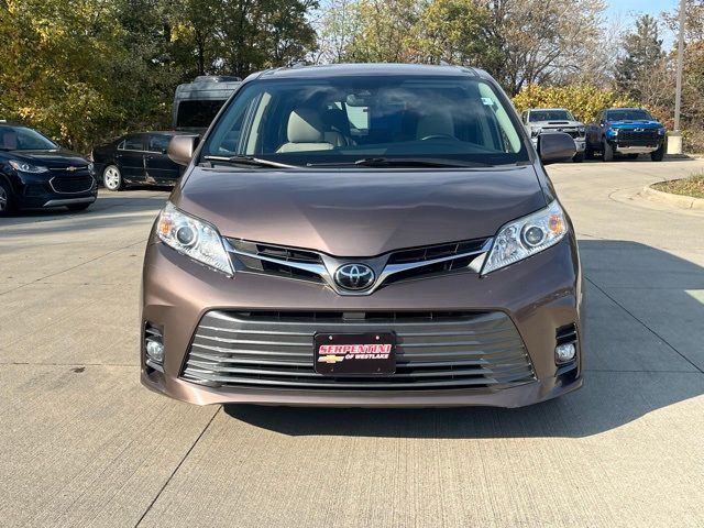 2020 Toyota Sienna XLE