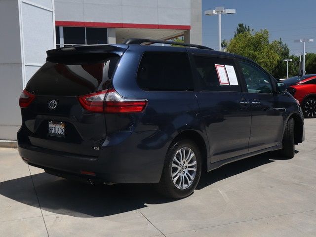 2020 Toyota Sienna XLE