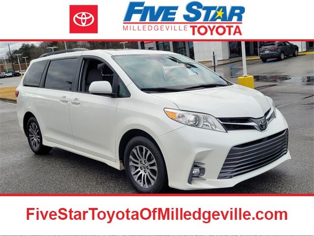 2020 Toyota Sienna XLE