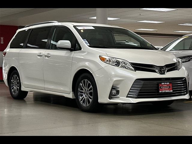 2020 Toyota Sienna XLE