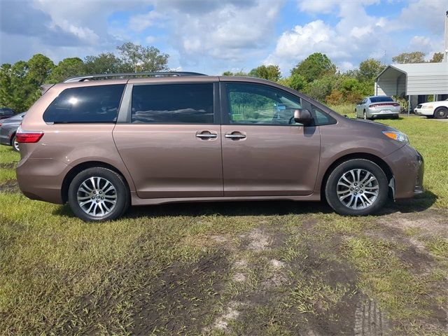 2020 Toyota Sienna 