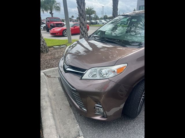 2020 Toyota Sienna 