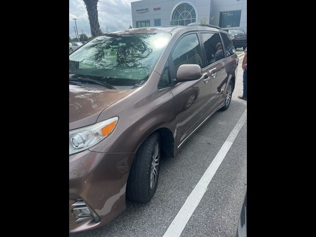 2020 Toyota Sienna 