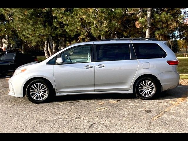 2020 Toyota Sienna XLE