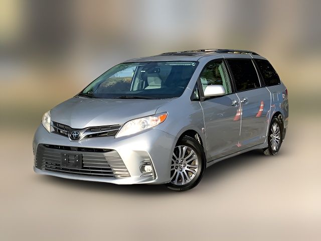 2020 Toyota Sienna XLE