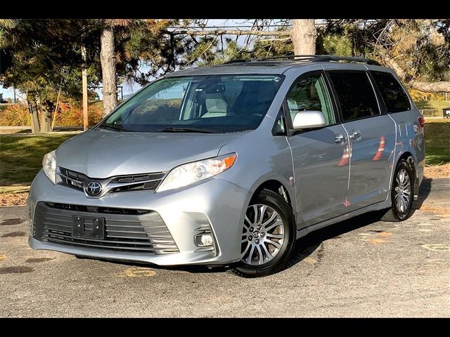 2020 Toyota Sienna XLE