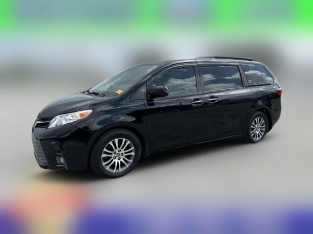 2020 Toyota Sienna XLE