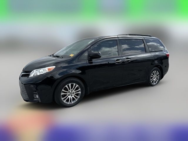 2020 Toyota Sienna XLE