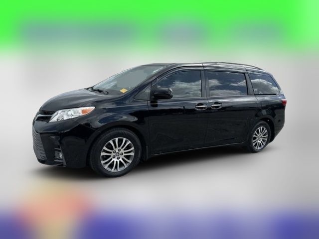 2020 Toyota Sienna XLE