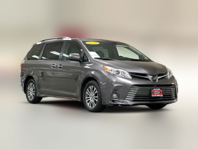 2020 Toyota Sienna XLE