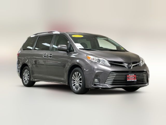 2020 Toyota Sienna XLE