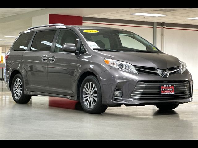 2020 Toyota Sienna XLE