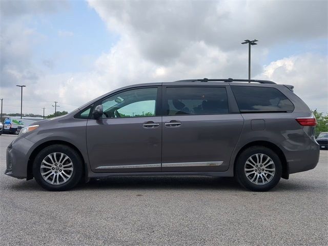2020 Toyota Sienna XLE Premium
