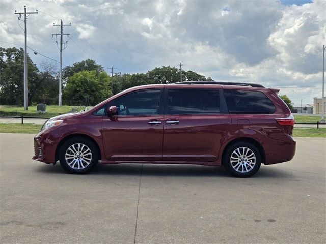 2020 Toyota Sienna XLE