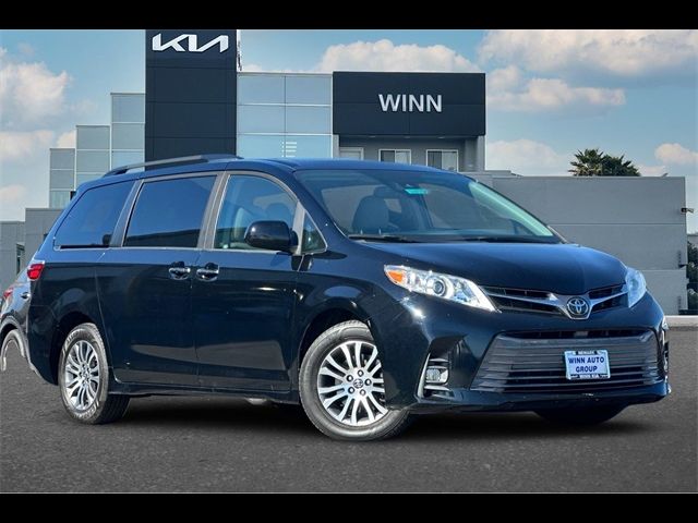 2020 Toyota Sienna 