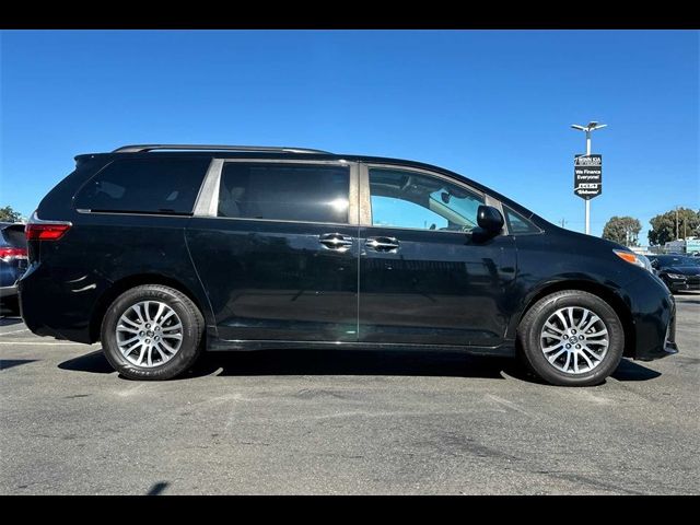 2020 Toyota Sienna 