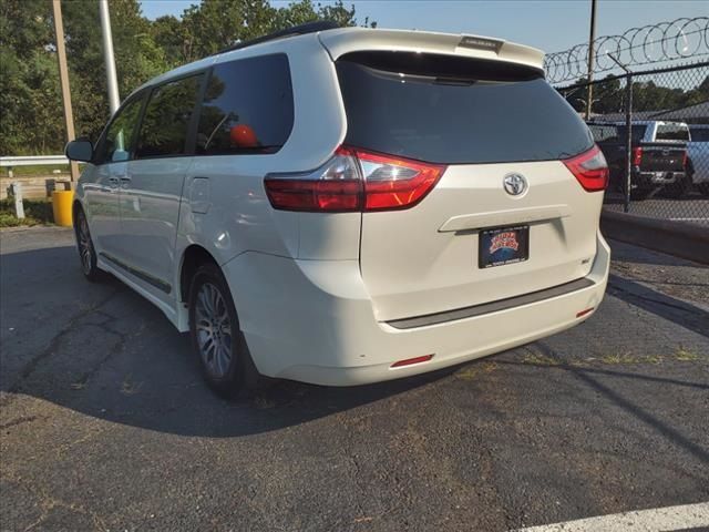 2020 Toyota Sienna XLE Premium