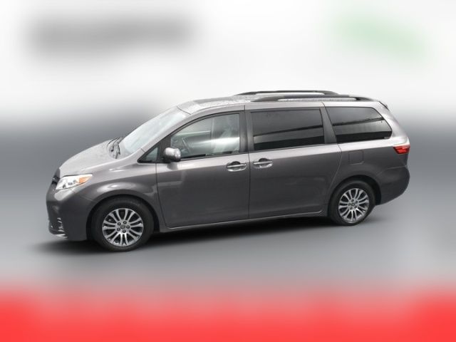 2020 Toyota Sienna XLE