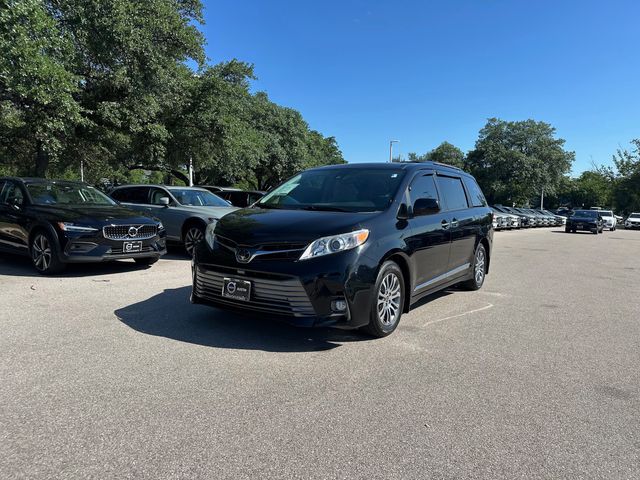 2020 Toyota Sienna XLE Premium