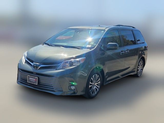 2020 Toyota Sienna 