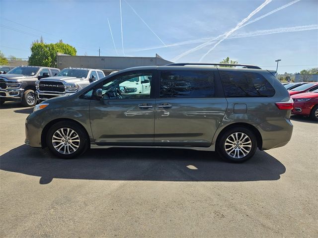 2020 Toyota Sienna 