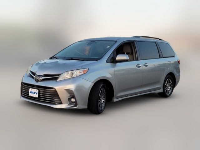 2020 Toyota Sienna XLE