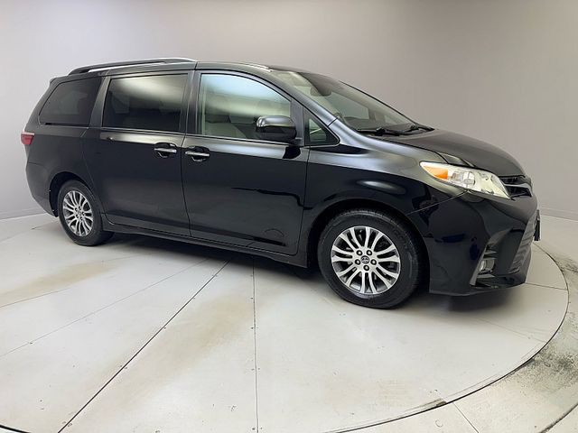 2020 Toyota Sienna 