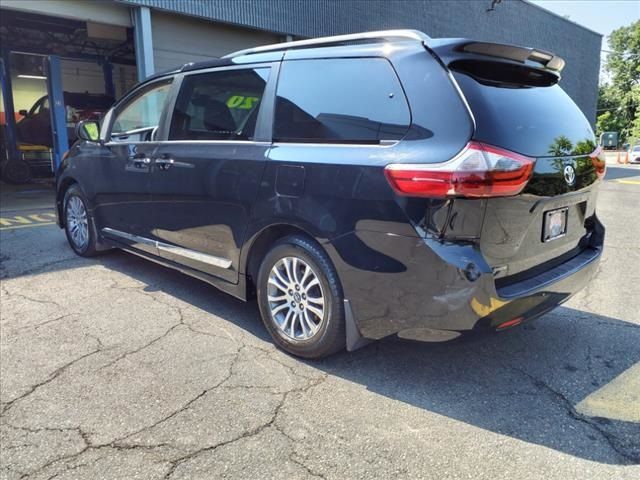 2020 Toyota Sienna XLE Premium