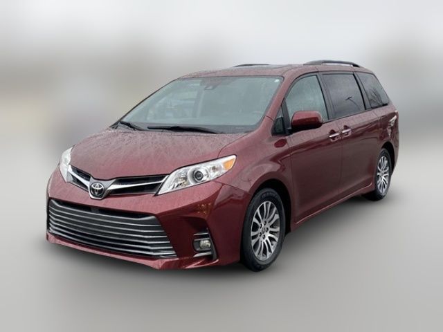 2020 Toyota Sienna XLE