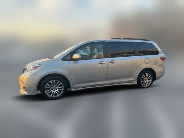 2020 Toyota Sienna XLE