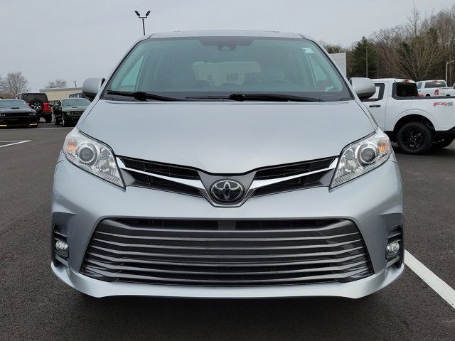 2020 Toyota Sienna XLE