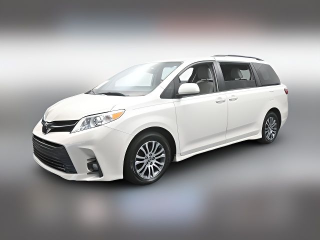 2020 Toyota Sienna XLE